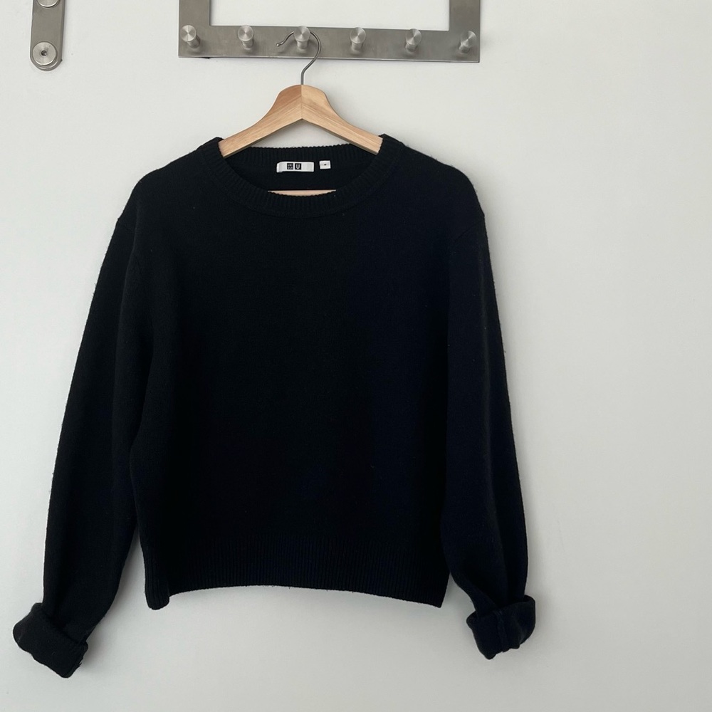 ❤️ Uniqlo U Premium Lambswool Cropped Sweater - Size M, Black